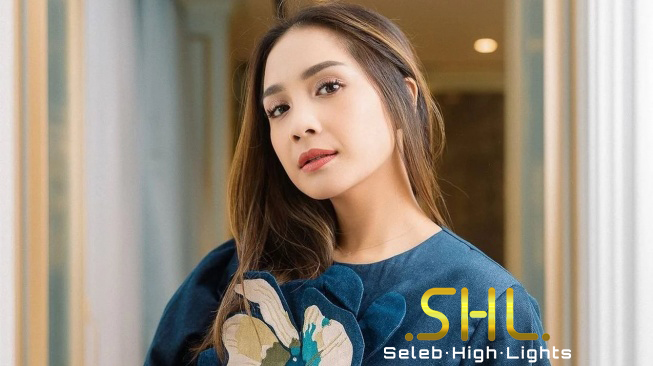 Nagita Slavina kembali menjadi ikon fashion